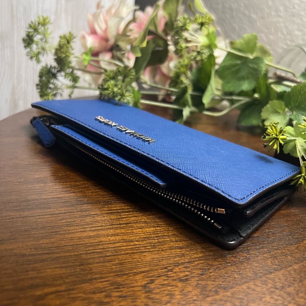 Michael Kors Blue Wallet - Picture 5 of 6